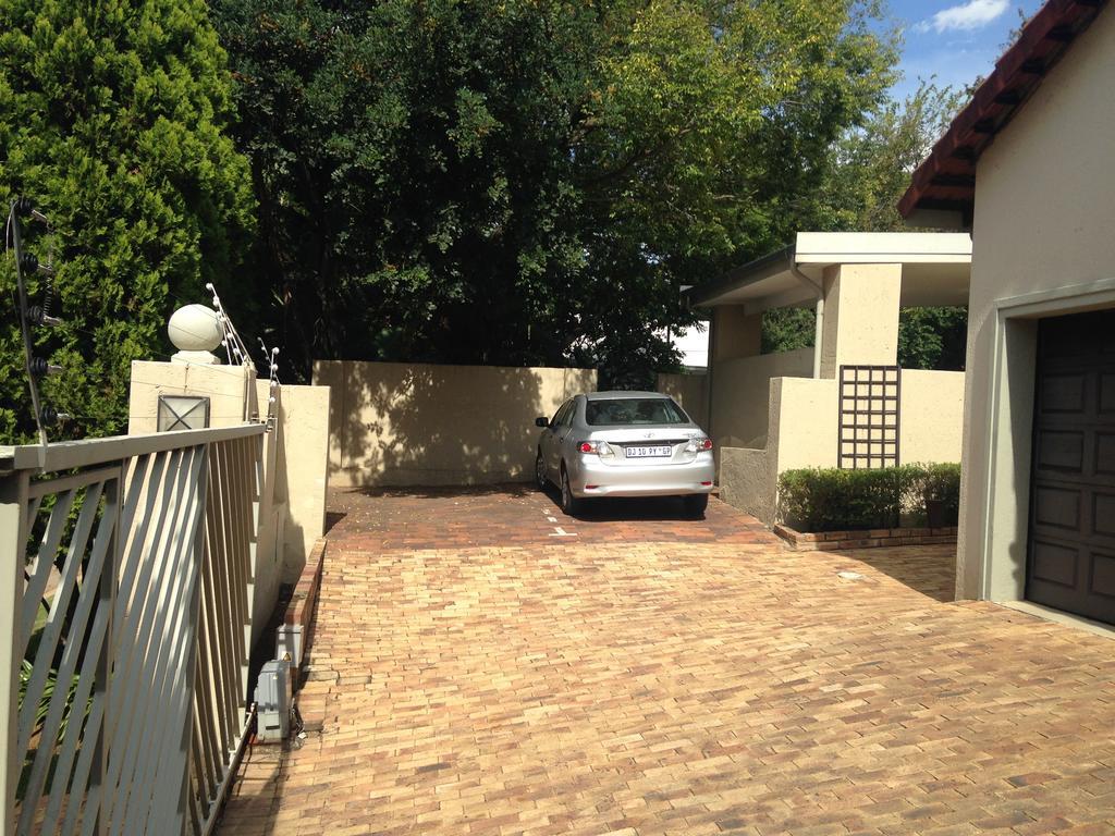 A Hundred Thousand Welcomes B&B Sandton Eksteriør billede