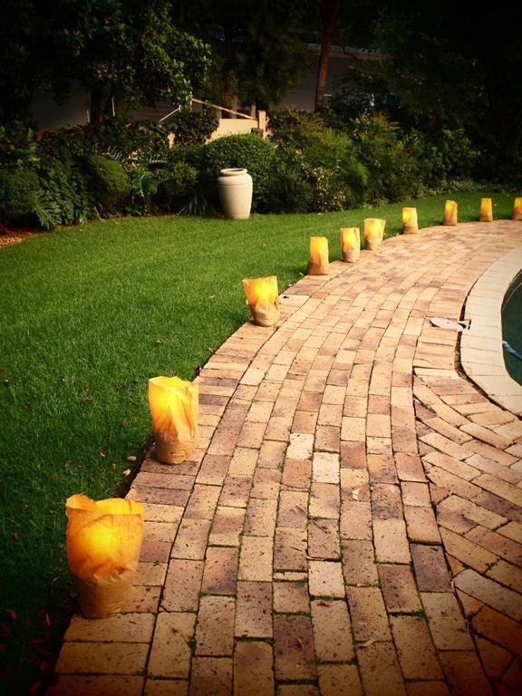 A Hundred Thousand Welcomes B&B Sandton Eksteriør billede