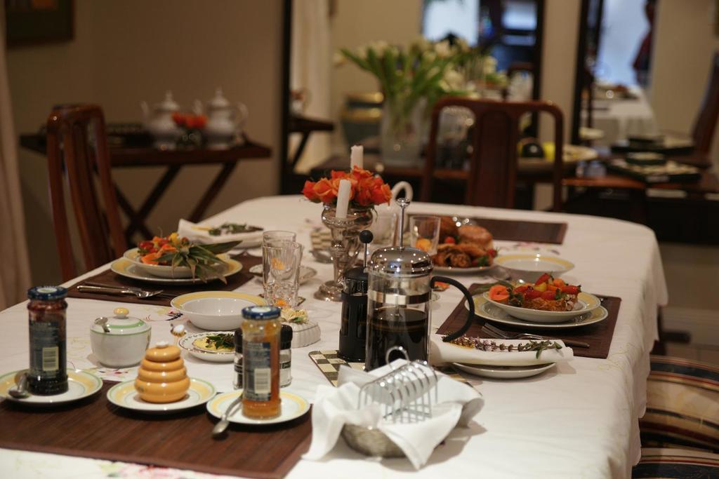 A Hundred Thousand Welcomes B&B Sandton Eksteriør billede